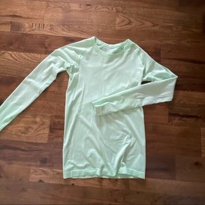 Misty Mint Lululemon Long Sleeve Never worn NWT Size 6 or S-M!!!!! AUTHENTIC!!!